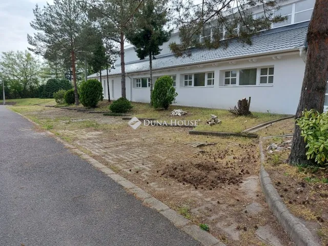Kiadó kereskedelmi és ipari ingatlan Gödöllő, Repülőtéri út 1300 nm