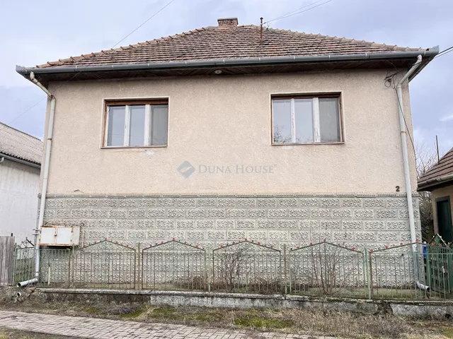 Eladó ház Galgamácsa, Posta utca 140 nm