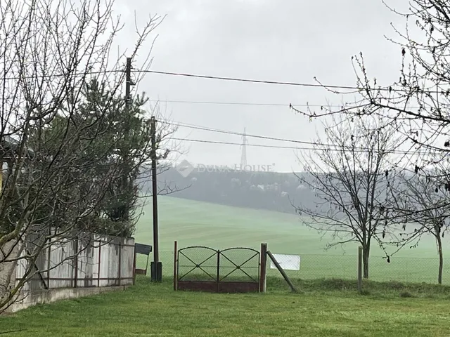 Eladó telek Domony 900 nm
