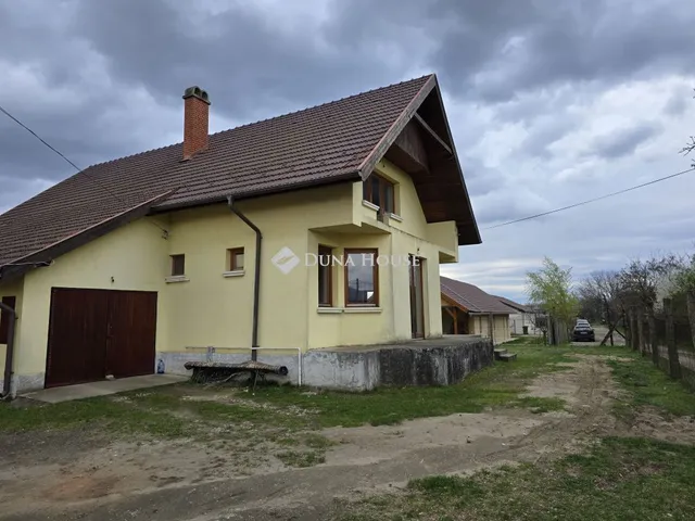 Eladó ház Vác 210 nm