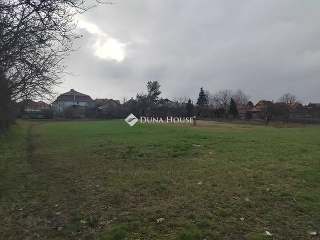 Eladó telek Kartal 1220 nm
