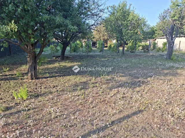 Eladó telek Szada 738 nm