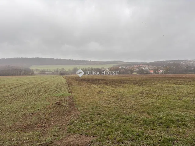 Eladó telek Őrbottyán 724 nm