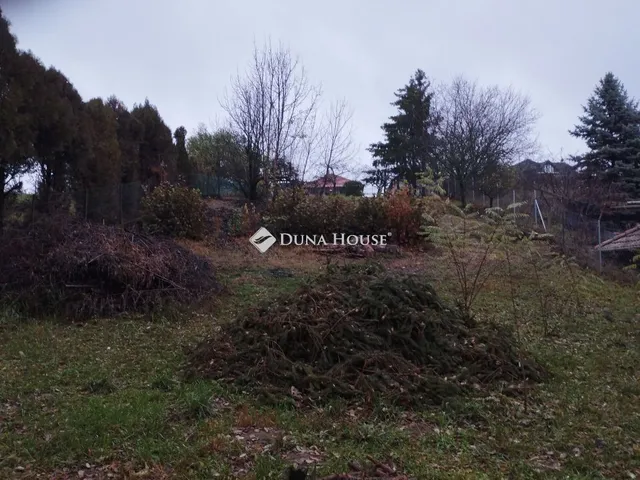 Eladó telek Mogyoród 714 nm