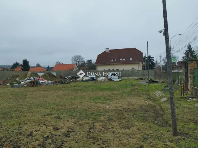 Eladó telek Fót 1713 nm