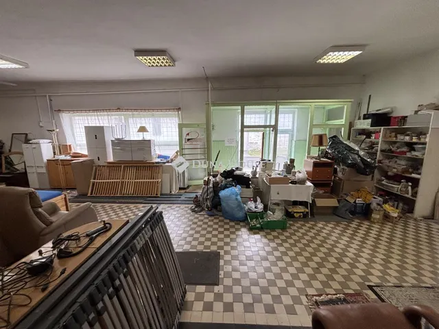 Eladó kereskedelmi és ipari ingatlan Miske 350 nm