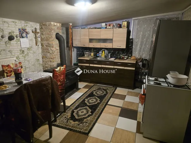 Eladó ház Domony 50 nm