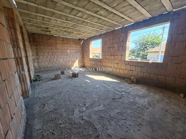 Eladó telek Dány 1144 nm
