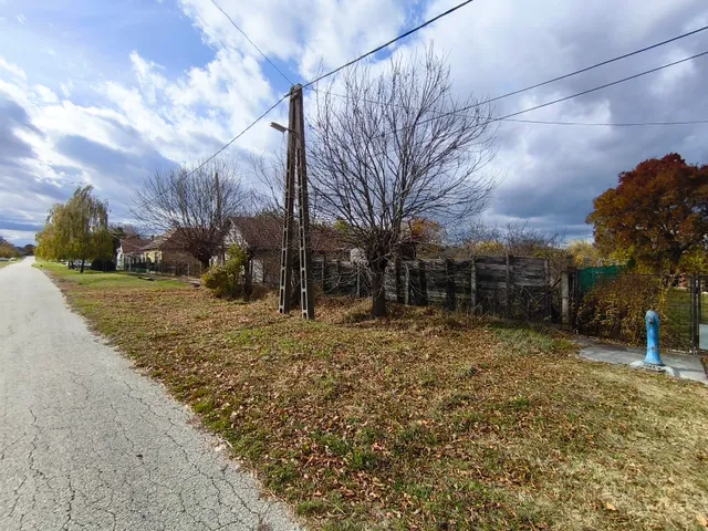 Eladó telek Vámosgyörk 785 nm