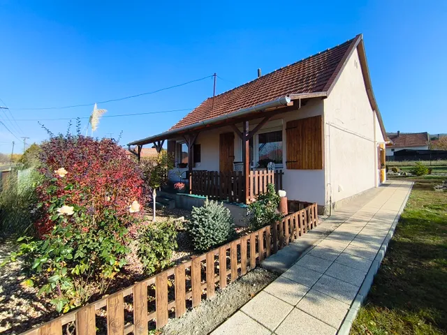 Eladó ház Petőfibánya 65 nm