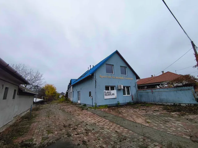 Eladó kereskedelmi és ipari ingatlan Abasár 434 nm