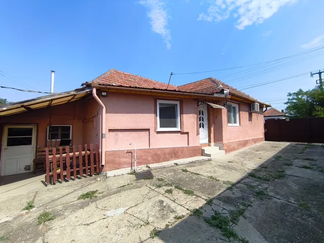 Eladó ház Vécs, Kossuth u. 80 nm