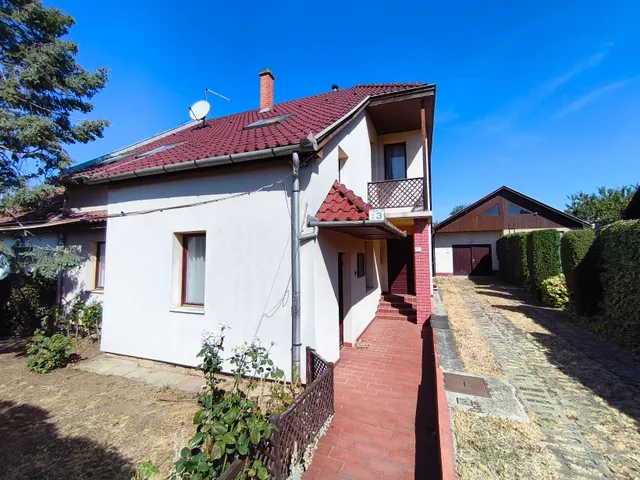 Eladó ház Gyöngyös, Bethlen Gábor lakótelep, Kassai utca 150 nm