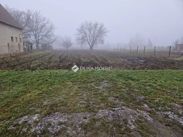 Eladó telek Pánd 1774 nm
