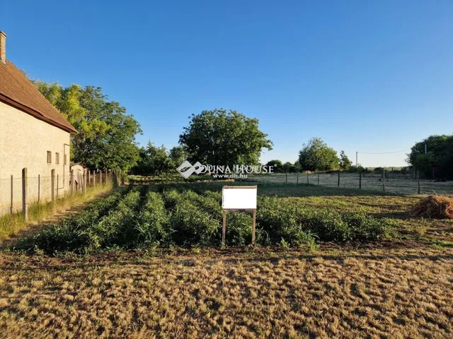 Eladó telek Pánd 1774 nm