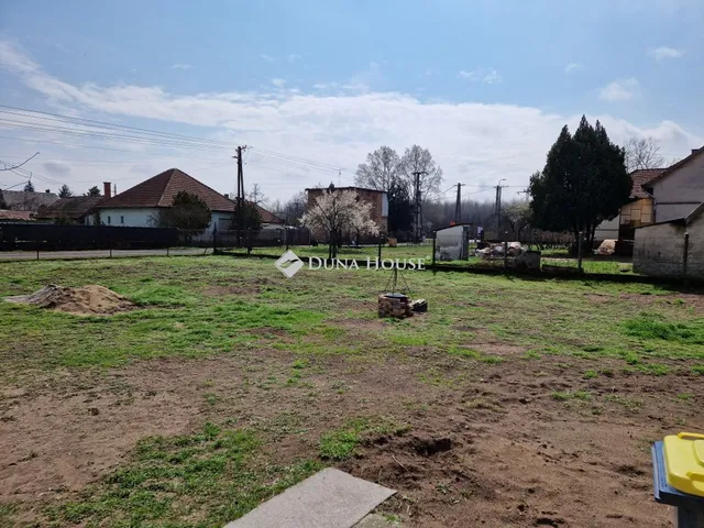 Eladó telek Monor 493 nm