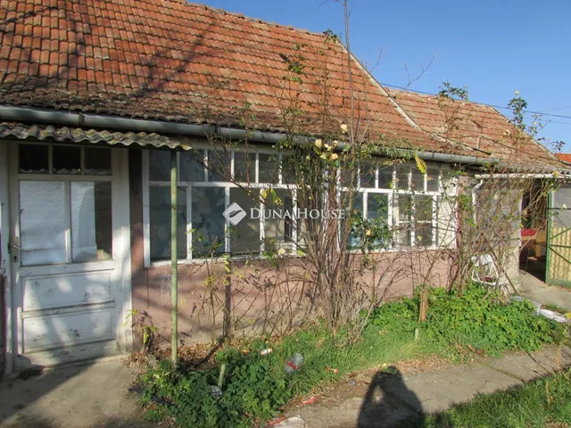 Eladó ház Szentmártonkáta 74 nm