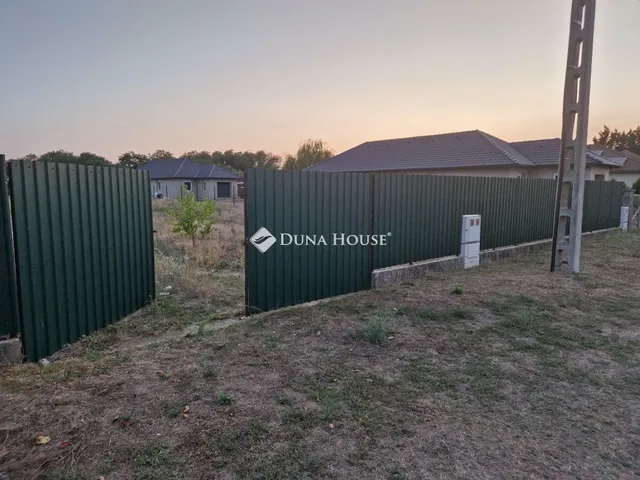 Eladó telek Csévharaszt 1621 nm