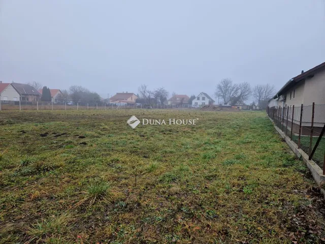 Eladó telek Monor 1111 nm