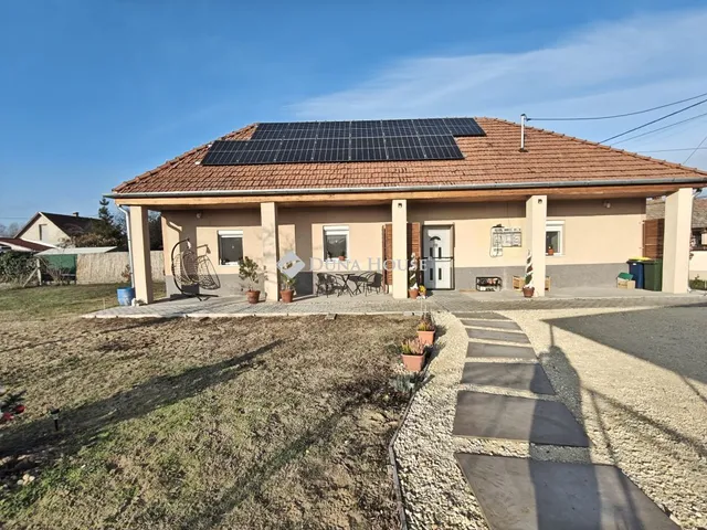 Eladó ház Tápiószentmárton 58 nm