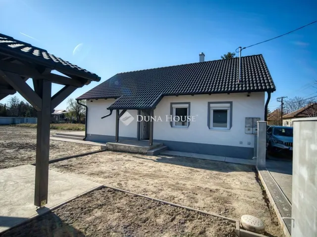 Eladó ház Törtel 68 nm