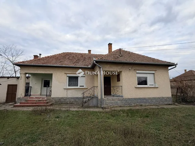 Eladó ház Abony 76 nm