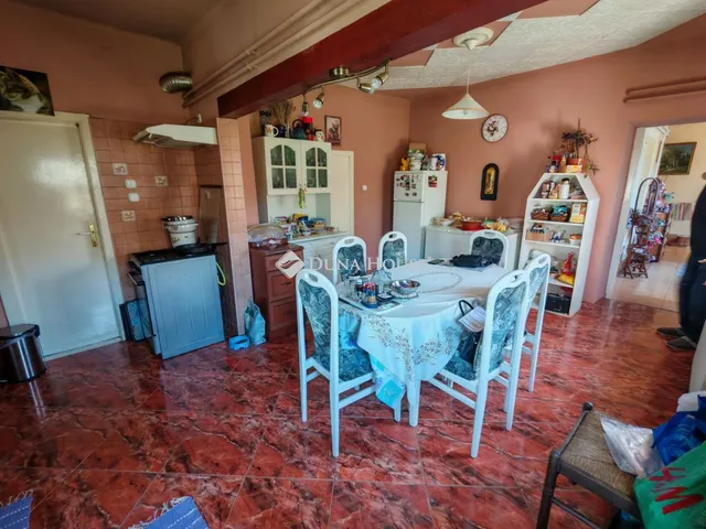 Eladó ház Úri 111 nm