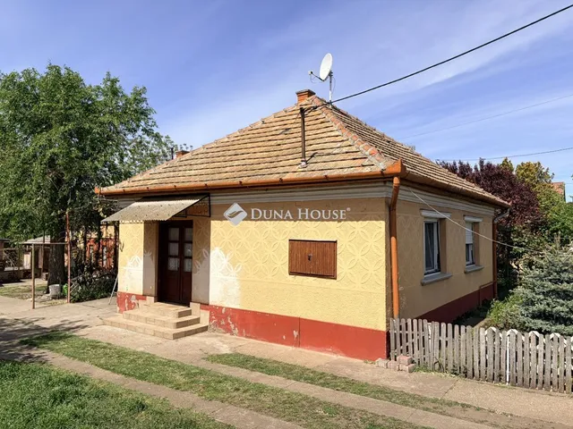 Eladó ház Abony 72 nm