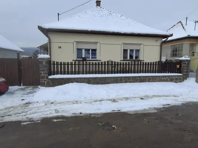 Eladó ház Tarnaszentmária 100 nm