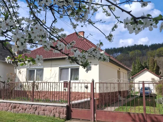 Eladó ház Parád 100 nm