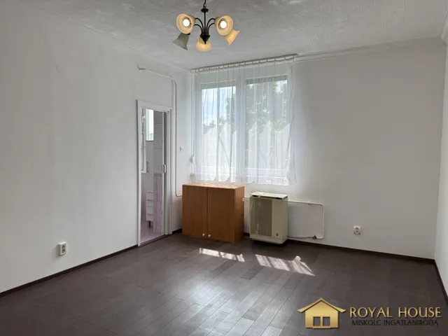 Eladó lakás Miskolc, Bulgárföld 28 nm