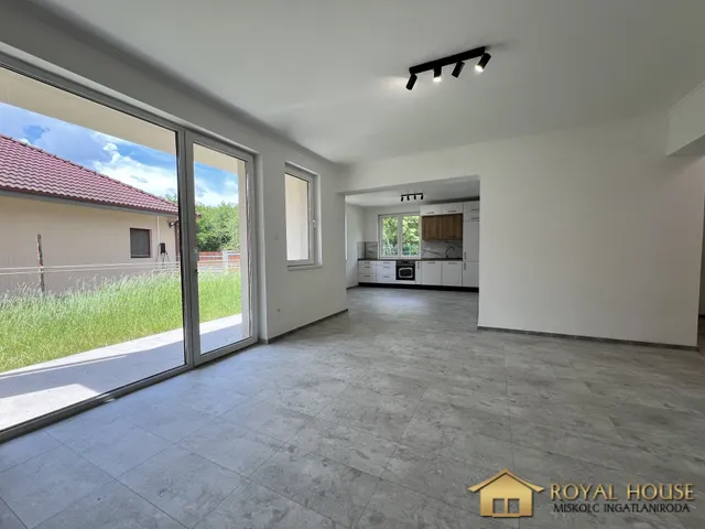Kiadó lakás Miskolc, Miskolctapolca, Haladás utca 100 nm