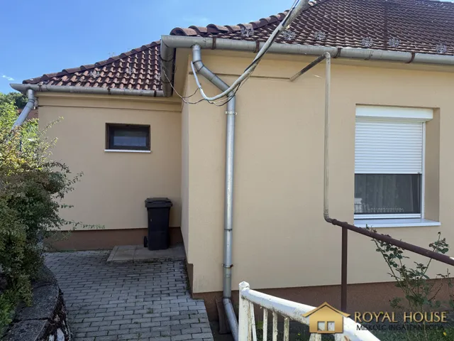 Eladó ház Miskolc, Komlóstető, Vörös Bérc utca 180 nm