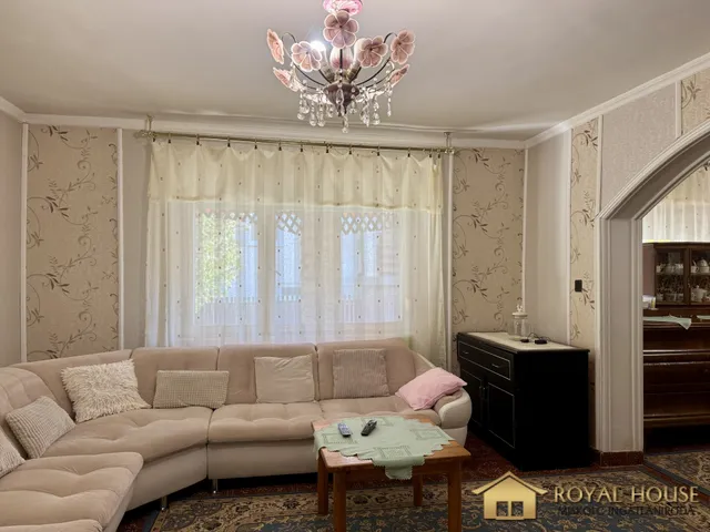 Eladó ház Miskolc, Régész utca 180 nm