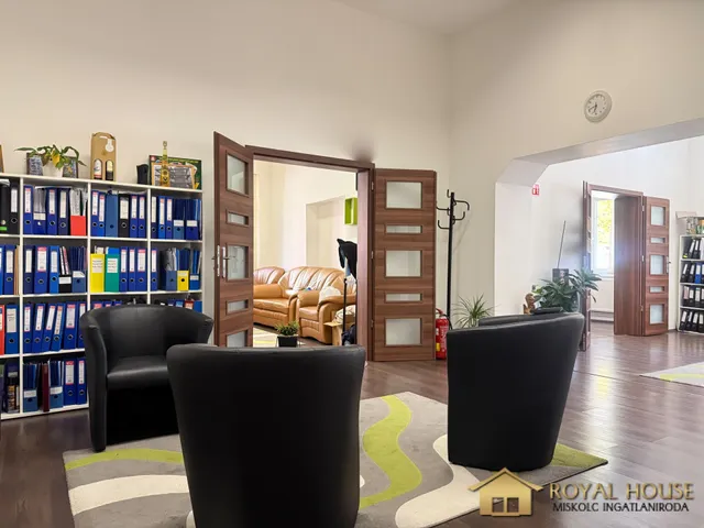 Kiadó kereskedelmi és ipari ingatlan Miskolc, Belváros 105 nm