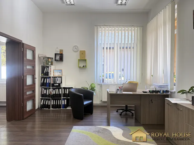 Kiadó kereskedelmi és ipari ingatlan Miskolc, Belváros, Madarász Viktor utca 254 nm