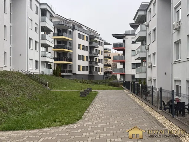 Eladó garázs Miskolc, Tampere, Knézich Károly utca 12 nm