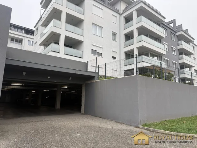 Eladó garázs Miskolc, Tampere, Knézich Károly utca 12 nm