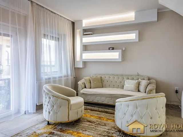 Eladó ház Nyárád, Arany János út 160 nm