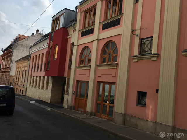 Kiadó lakás Pécs, Belváros 71 nm