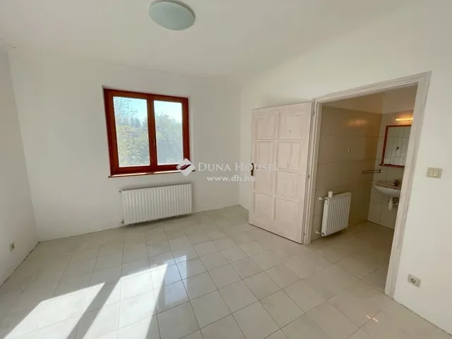 Eladó ház Ispánk 250 nm