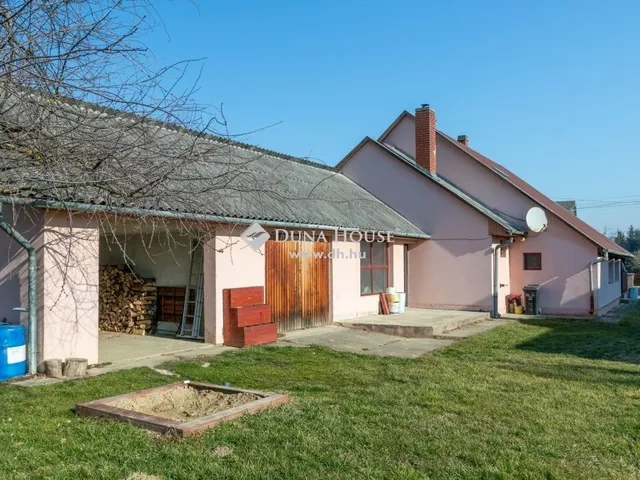 Eladó ház Zalacsány 184 nm