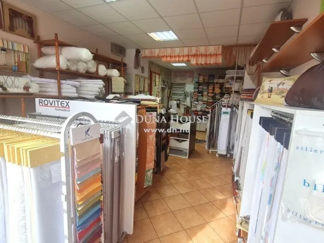 Eladó kereskedelmi és ipari ingatlan Zalaegerszeg, Landorhegy 47 nm
