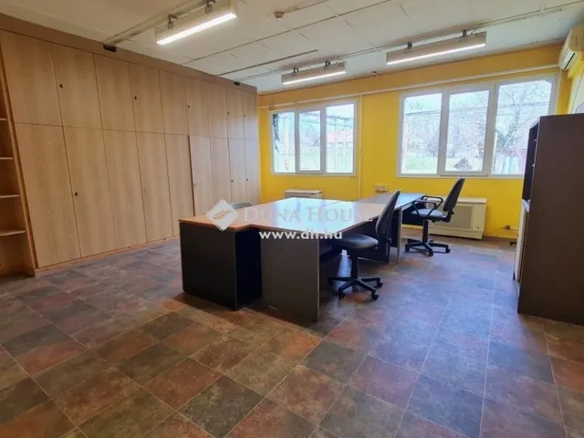 Kiadó kereskedelmi és ipari ingatlan Zalaegerszeg 48 nm