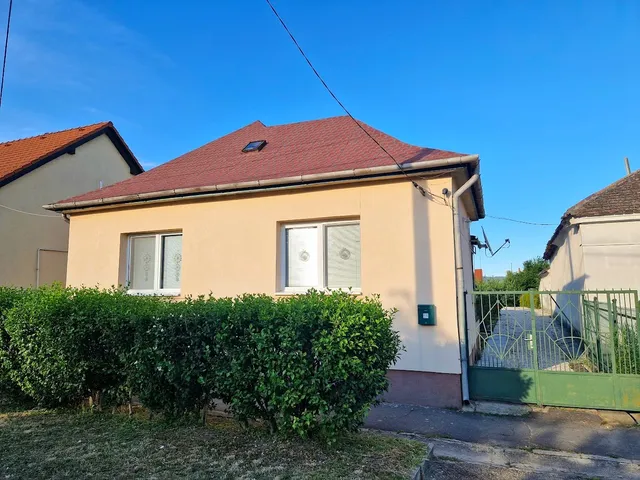 Eladó ház Keszthely, Sopron utca 110 nm