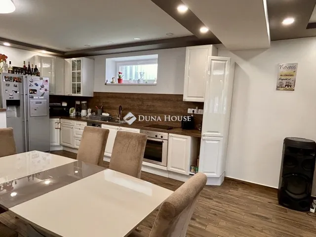 Eladó ház Batyk 165 nm