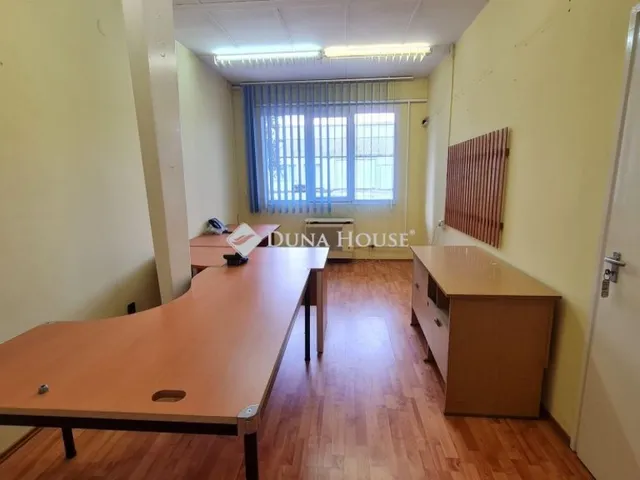 Kiadó kereskedelmi és ipari ingatlan Zalaegerszeg, Kertváros 17 nm