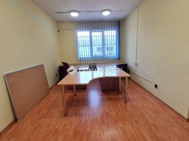 Kiadó kereskedelmi és ipari ingatlan Zalaegerszeg, Kertváros 20 nm