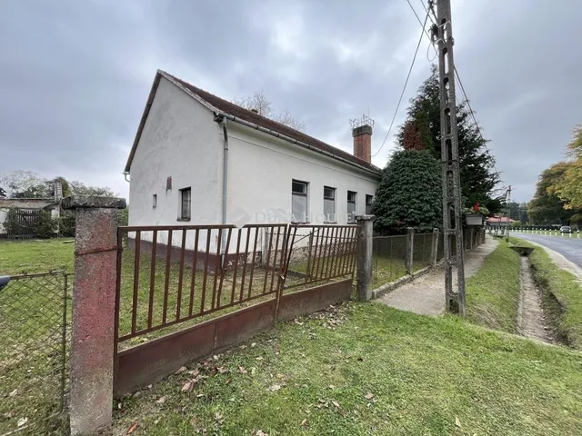 Eladó ház Rátót 275 nm