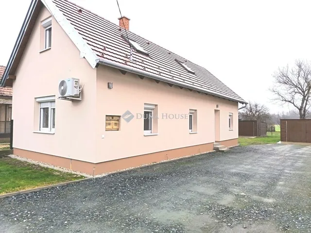 Eladó ház Püspökmolnári 102 nm